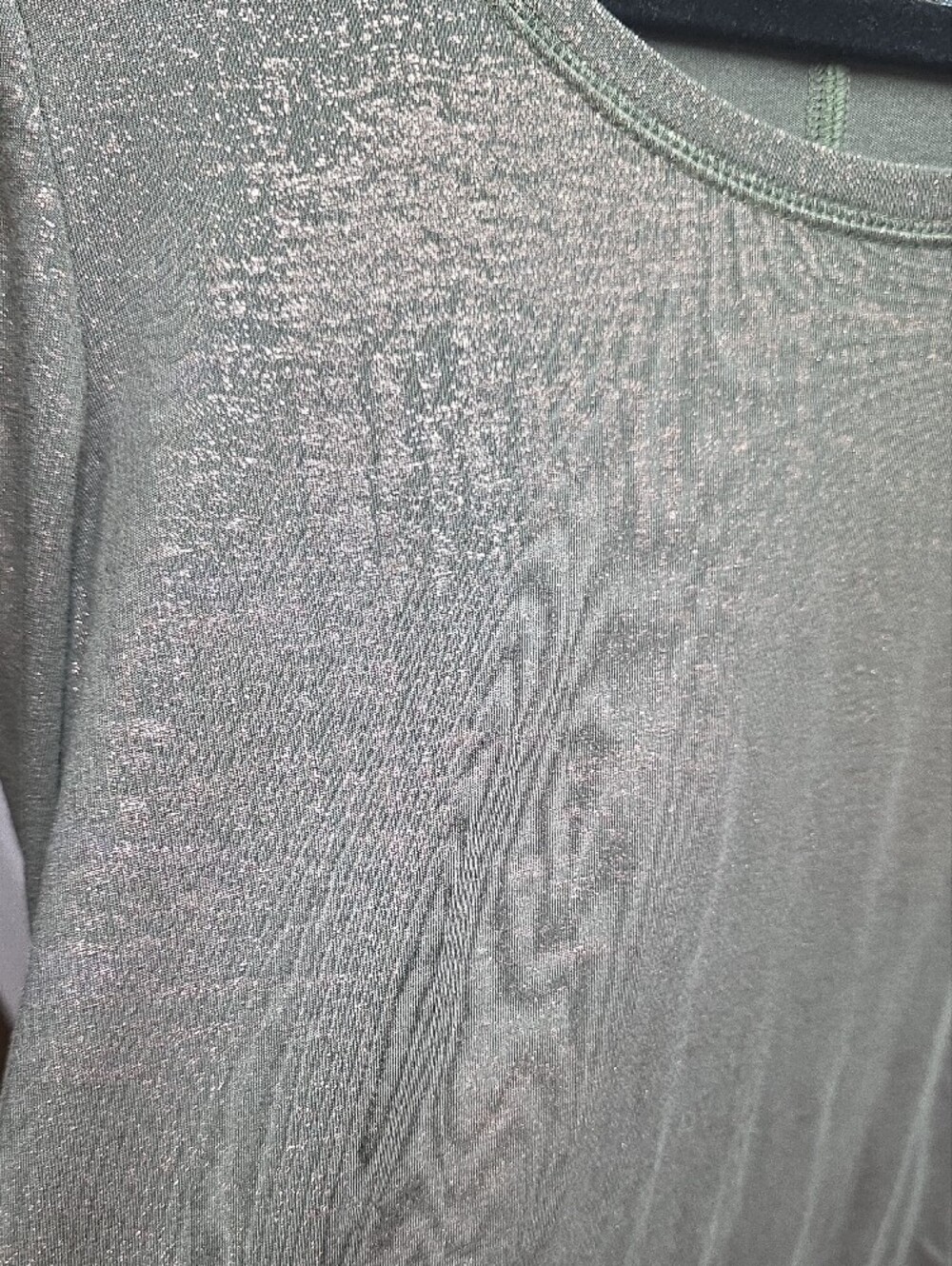 a.n.a Metallic Shine Olive Green Long Sleeve Scoop Neck Tee Size Medium - Picture 3 of 3